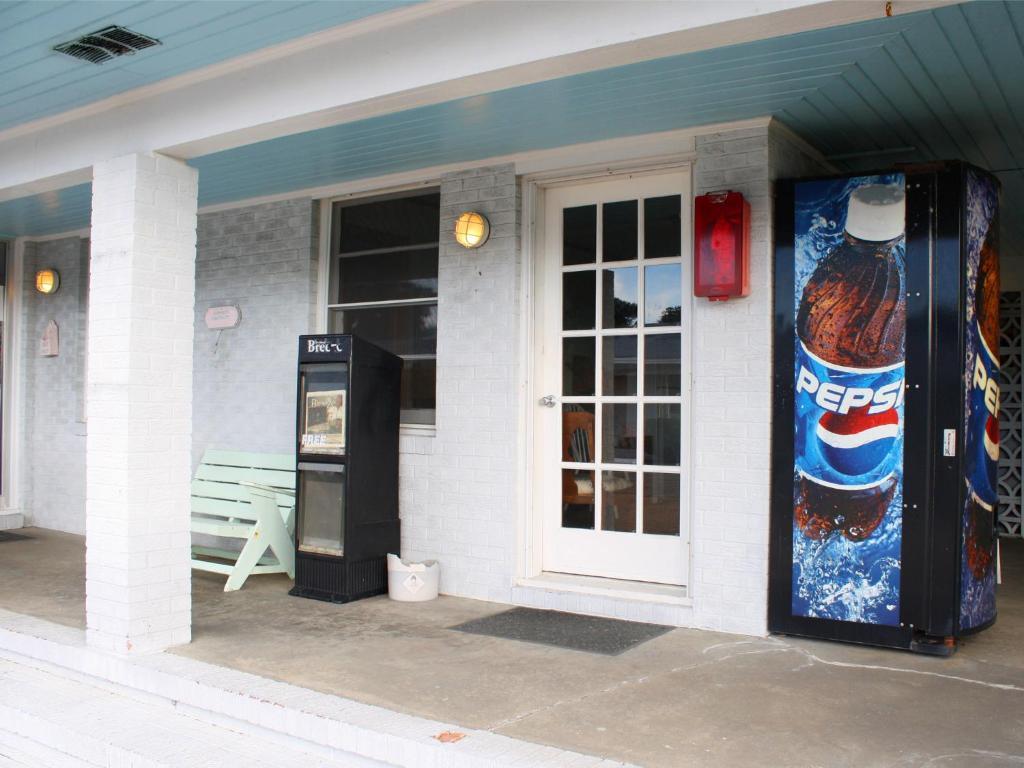 Falcon Motel Buxton Exterior foto